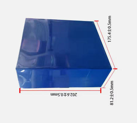 Buen precio Seguridad y larga duración 3.2V 300ah célula de batería de fosfato de hierro de litio para almacenamiento de energía en línea