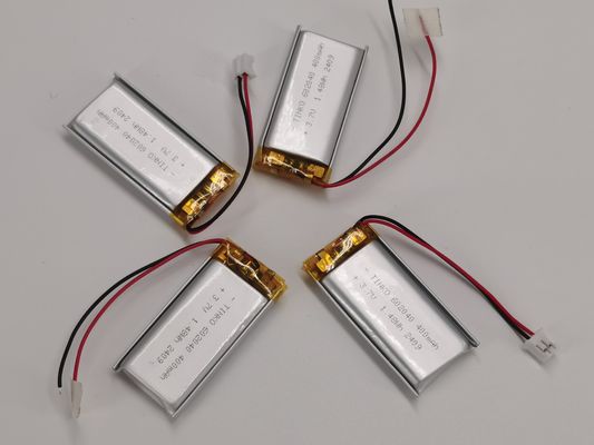 Buen precio Personaliza la batería de polímero de litio de 3.7V 602040 400mAh para juguetes eléctricos en línea